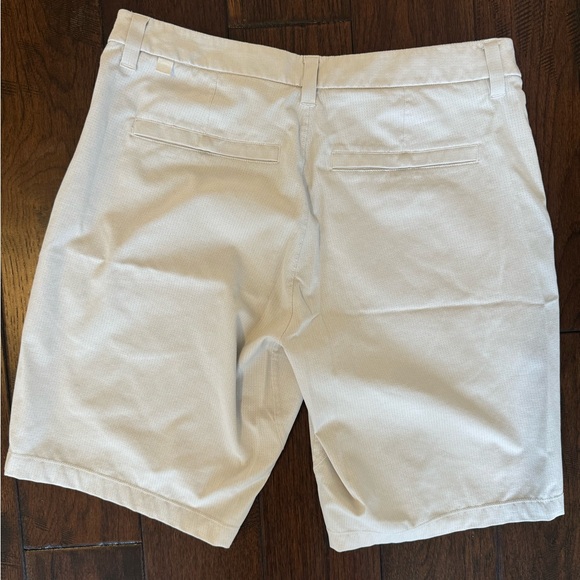 Lululemon men's shorts - Picture 2 of 2